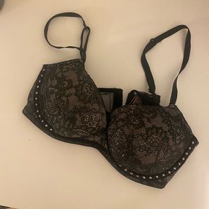 Black Victoria’s Secret Bra